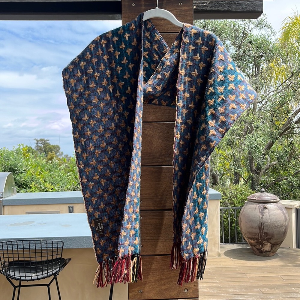 The Dunlap Weavers 100% Cashmere, intricate pattern scarf!